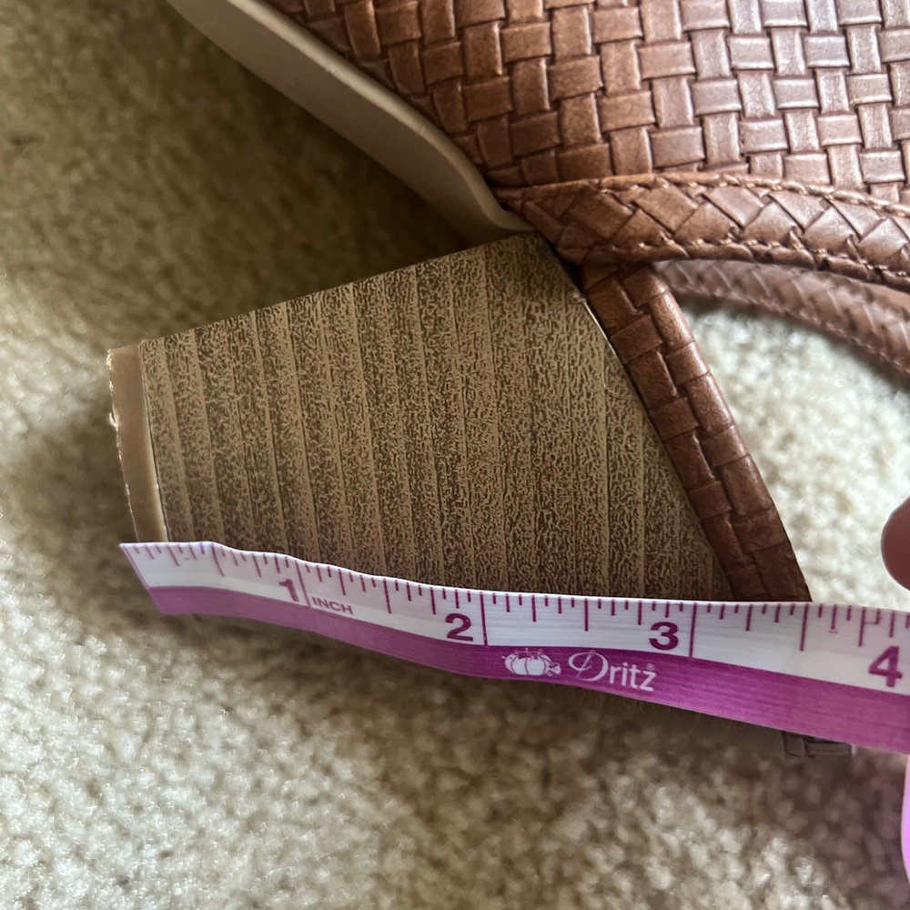 Francesca’s Sandals - Picture 4 of 10